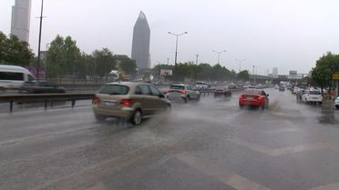 Kadıköy'de Yağmur Zor Anlar Yaşattı