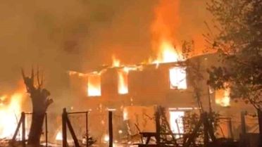 Karabük'te Yangın: İki Ev ve Samanlık Yandı