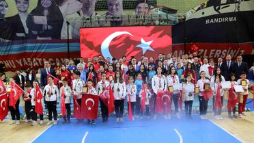 Muğla'da başarılı sporculara ödül yağdı