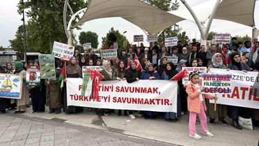 İsrail'in Saldırısına Tepki: Özkan Özer'in Kızı Bekleyişte