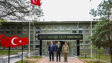 Vali Turan, 41. Komando Tugayını Ziyaret Etti