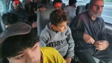 Hendek'te 15 Kaçak Göçmen Yakalandı