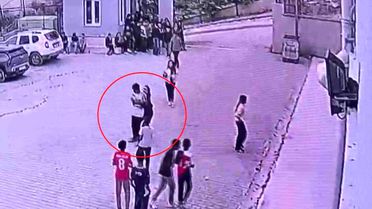 Öğrencisini Heimlich ile kurtaran öğretmen
