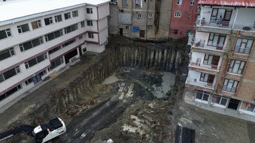 Hakkari'de Zemin Kayması, 6 Bina Boşaltıldı