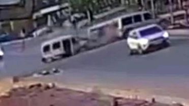 Yüksekova'da zincirleme kaza: 11 yaralı