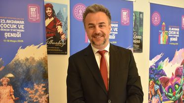 Özgür Titiz'in Tiyatroya Yolculuğu