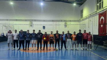 Fatmanur Çelik Voleybol Turnuvası'nda Play-off Takımları Belli Oldu