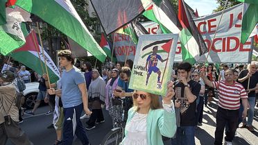 Berlin'de Filistin'e Destek Gösterisi