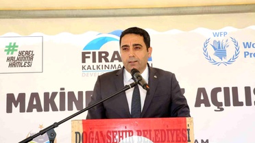 Doğanşehir'de buğday üretimine güç katacak ortak tarım makineleri parkı açıldı