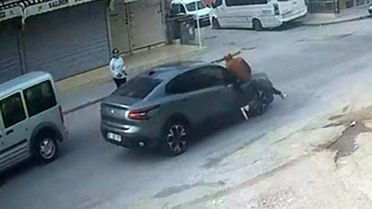 Tarsus'ta Yaya Kazası Güvenlik Kamerasında