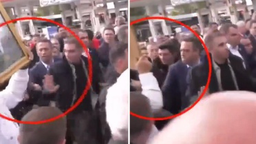 Ali Mahir Başarır, arbedede gazeteciye tokat attı