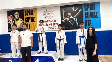 Çermikli Sporcular Diyarbakır'da Madalyalar Kazandı