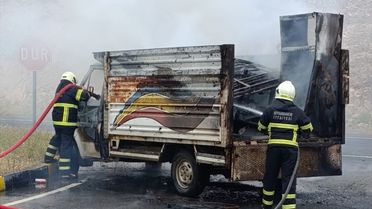 Yangın, Kamyoneti Küle Çevirdi