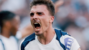 Son maçta kazanan Tottenham Hotspur ligde kaldı