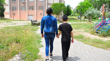 Babasının, öğretmeninden harçlık istedi diye darbettiği çocuk, devlet korumasına alındı