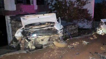 Otomobil park halindeki araca çarptı: 4 yaralı