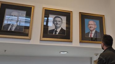 CHP Genel Merkezi'nde Kılıçdaroğlu ve Özgür Özel fotoğraflarında yeni düzenleme