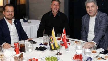 Maldini ve Hakan Safi buluştu! Leao'dan sürpriz bir yorum geldi