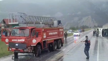 Tokat'ta Midibüs ve İtfaiye Aracı Çarpıştı: 4 Yaralı