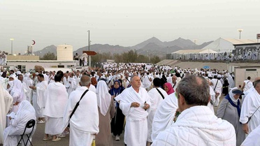 Arafat'ta Hacı Geçişleri Kontrollü Hale Getirildi