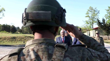Bakan Güler, Mehmetçik ile Bayramlaştı
