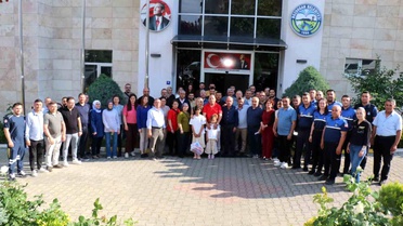 Başkan Özel, belediye personeliyle Bayramlaştı