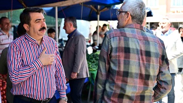 Başkan yılmaz esnaf ve vatandaşla bayramlaştı