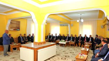 Bayburt'ta protokol üyeleri ve vatandaşlar bayramlaştı