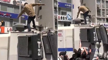 Özel'in mitinginde büyük gerginlik! TOMA'nın üzerine çıkıp tekmeler salladı