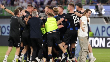Tarihi zafer! Bundesliga'nın eski şampiyonunu yenip 30 yıl sonra küme düşürdüler