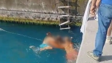 Emirgan Sahili'nde Baygınlık Geçiren Kadın Kurtarıldı