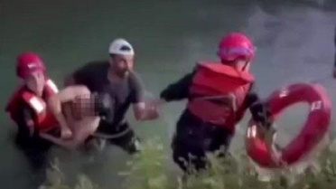 Adana'da Sulama Kanalına Düşen Genç Kurtarıldı