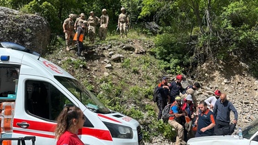 Tunceli'de Astım Krizi: 60 Yaşındaki Adam Dağdan Sedye ile Taşındı