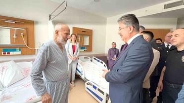 Vali Yılmaz Hastaları Bayramda Unutmadı