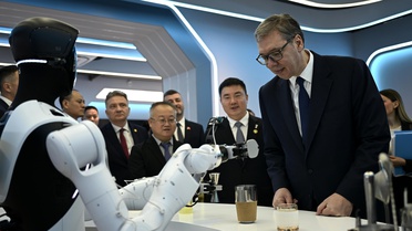 Vucic, Çin'de Minth Grubu'nu Ziyaret Etti