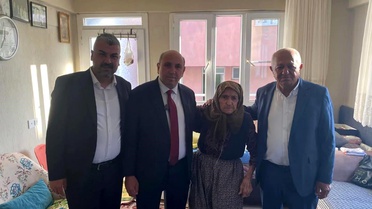 Başkan Akdeniz bayram namazını Afşar Mahallesi'nde kıldı