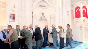 Başkan Karamehmetoğlu vatandaşlarla bayramlaştı