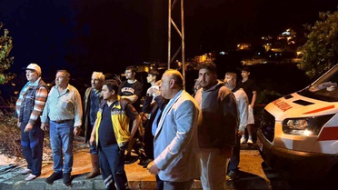 Başkan Özel yangın söndürme çalışmalarını yerinde takip etti