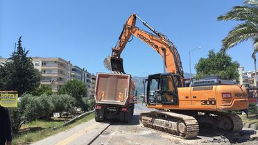 Mersin'de köprüde çukur oluştu