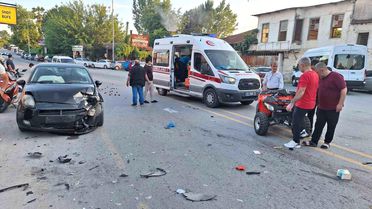 Tarsus'ta Kaza: Motorlu Sürücü Yaralandı