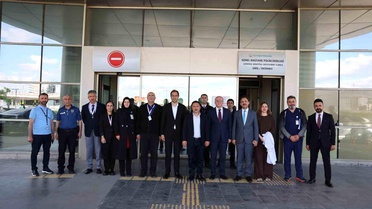 Vali Çiçek'ten Hastalara Bayram Ziyareti