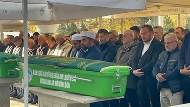 Babasını bıçaklayarak öldüren sanığın ifadesi pes dedirtti! Kardeşinden öğrenmiş