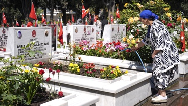 Kurban Bayramı'nda Edirnekapı Şehitliği'nde duygusal ziyaret