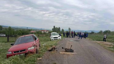 Bingöl'de Trafik Kazası: İki Yaralı