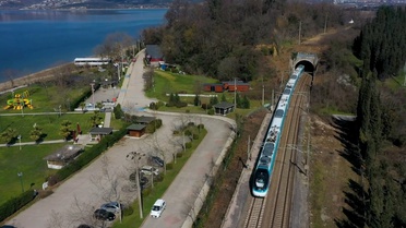 Türkiye'nin İlk Hızlı Treni 240 Km Hıza Ulaştı