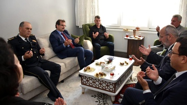 Salihli Kaymakamı Güldoğan'dan bayram ziyaretleri