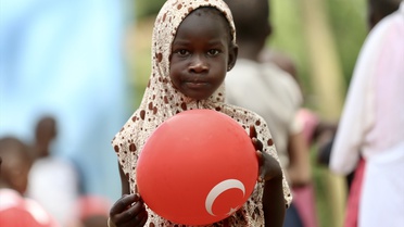 TDV, Uganda'daki Çocukları Sevindiriyor