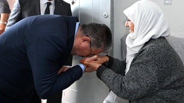 Vali Yılmaz'dan 84 Yaşındaki Ayşe Ayti'ye Ziyaret