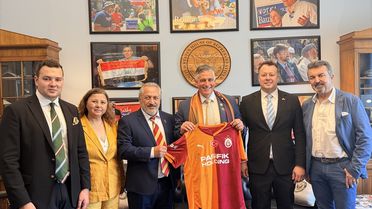 Baumgartner'a Galatasaray Forması Takdim Edildi