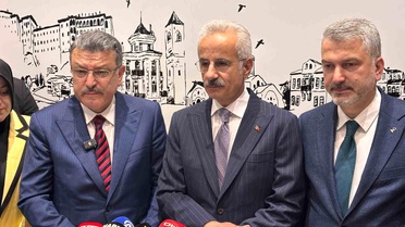 Bakan Uraloğlu, memleketi Trabzon'da hemşehrileri ile bayramlaştı